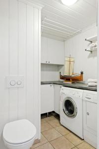 Fotografie z fotogalerie ubytování 3-bedroom terrace house with incredible sea views v destinaci Moss