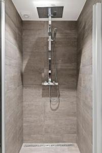 Koupelna v ubytování 3-bedroom terrace house with incredible sea views + 33 fotografií