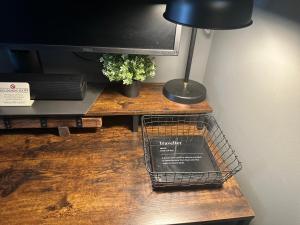Beautiful Condo Sleeps 4- Only 2 Blocks From Beach的厨房或小厨房
