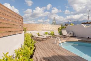 Bazén v ubytování Antama Living, Luxe Stonehouse with Pool & BBQ nebo v jeho okolí