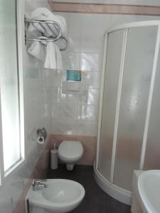 Koupelna v ubytování B&B Metropols Sottomarina + 28 fotografií
