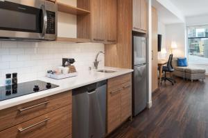 Kuchyň nebo kuchyňský kout v ubytování Element Minneapolis Downtown North Loop