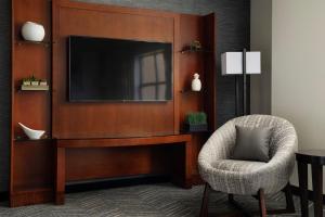 TV a/nebo společenská místnost v ubytování Minneapolis Marriott Northwest