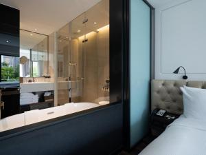 Baðherbergi á Hotel Mvsa+Michelin 2 Starred Molino de Urdàniz