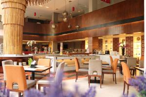Restaurace v ubytování Emersia Hotel & Resort Batusangkar