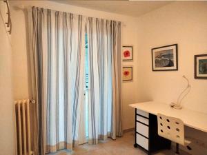 Fotografia z galérie ubytovania Maison cosy à La Chaume, jardin, véranda, 3 chambres, proche quais et piscines - FR-1-331-221 v destinácii Les Sables-dʼOlonne