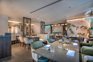 Area soggiorno di Millennium Hotel and Conference Centre Gloucester London