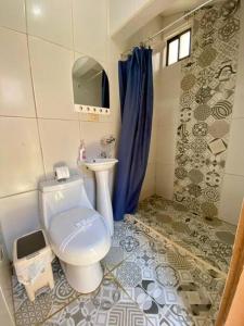 Ένα μπάνιο στο Hermosa Casa con Piscina Privada en Punta Leona