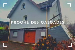 ein Haus mit den Worten Proctor des Aufdecks darauf in der Unterkunft La Ribambelle maison 10 personnes au calme in Tendon