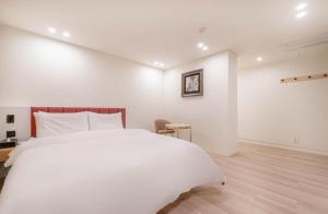 Gallery image of H Moment Hotel Yeonsan in Busan