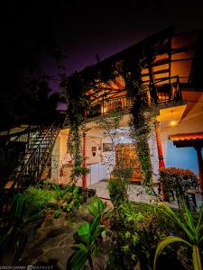 Zahrada ubytování Dinesh Safari Homestay