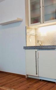 Kuchyň nebo kuchyňský kout v ubytování Helle Wohlfühloase im Südviertel