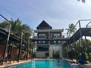 Bazén v ubytování Saprin Beach Resort nebo v jeho okolí
