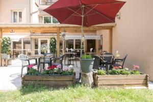 Zahrada ubytování Hôtel Acacia Nancy sud Lunéville
