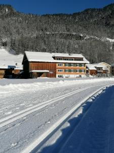 Gästehaus Appartements Egender v zimě