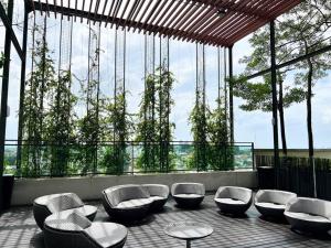 Χώρος καθιστικού στο The Shore River Condo 3BR/7pax/Wi-fi/6minDr2jonker