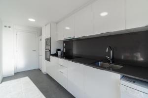 Η κουζίνα ή μικρή κουζίνα στο VIEJO - Alzina