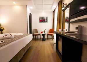Kuchyň nebo kuchyňský kout v ubytování Antusa Design Hotel & Spa