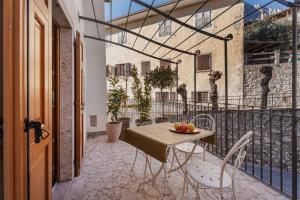 Balkón nebo terasa v ubytování Pietra Rara Apartments