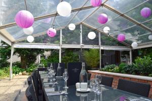 Vrt pred nastanitvijo The Sandymount Hotel
