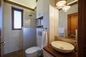 Koupelna v ubytování Mountain villa Jordan- with JACUZZI + 35 fotografií