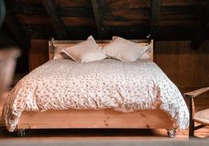 Łóżko lub łóżka w pokoju w obiekcie Casa rural Casa Bernat