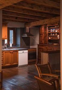 Kuchnia lub aneks kuchenny w obiekcie Casa rural Casa Bernat