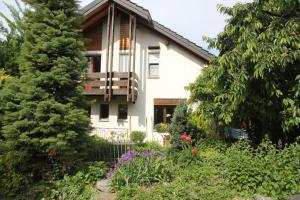 Vrt pred nastanitvijo Bed & Breakfast Wepfer