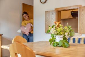 Zdjęcie z galerii obiektu Lissis Bauernhof Appartments w mieście Gundersheim