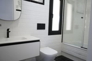 Bathroom sa Diaphanous and modern- 2Bd 2Bth- Plaza España