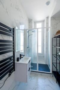 304a Tres beau studio refait a neuf hyper centre