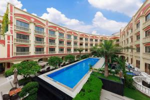 Bazén v ubytování WYNDHAM Foshan shunde nebo v jeho okolí