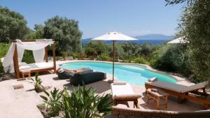 Bazén v ubytování Amapola Boutique Villas with Sea Access - Agapi nebo v jeho okolí
