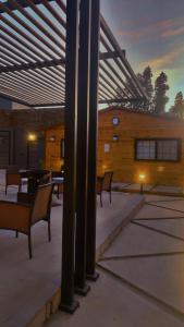 Foto dalla galleria di مجمع اكواخ عباره عن 8 اكواخ و حديقه مشتركه للنزلاء Diriyah clouds خدمه ذاتيه Entry ذاتي سكن ريفي a Riyad