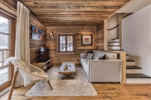 Część wypoczynkowa w obiekcie Chalet 3 étoiles pour 4 pers avec vue imprenable sur la vallée de Chamonix