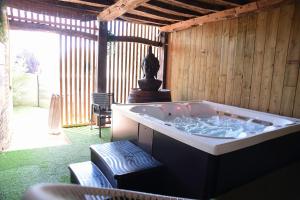 Zdjęcie z galerii obiektu Gite & Spa La Perle Verte w mieście Versainville