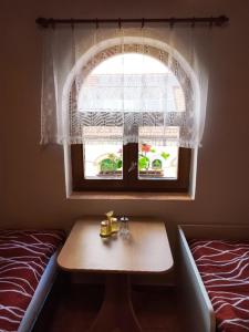 Letto o letti in una camera di Vinařství Ehrlich