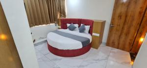 Hotel Vivan客房内的一张或多张床位