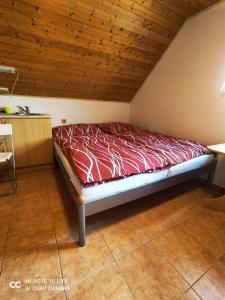 Letto o letti in una camera di Vinařství Ehrlich