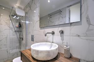 Ένα μπάνιο στο Katerina's Apartment