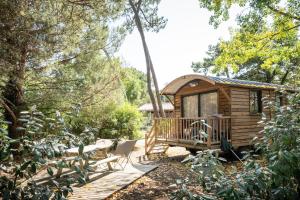 Zahrada ubytování Huttopia Arcachon