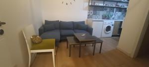 Fotografie z fotogalerie ubytování Lovely 1 bedroom apartment near Eye of Tirana v destinaci Tirana