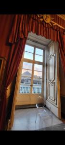 Zdjęcie z galerii obiektu Centro Storico Luxury Suites - affittacamere guesthouse in historical center Toledo station w mieście Neapol