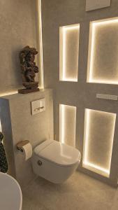 Koupelna v ubytování Luxurious 150m² Home + Pool + Garden