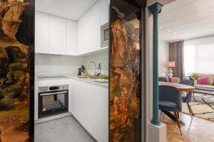 Ett kök eller pentry på Apartment with nice views Madrid Princesa II