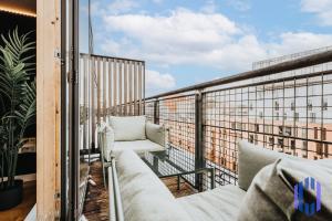 Balkoni atau teres di Luxury Penthouse - Private Balcony - City Views