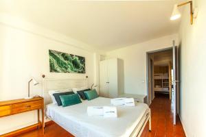 Galeriebild der Unterkunft B20 - Sun and Pool Apartment in Lagos