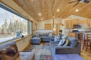 A seating area at Hines Vacation Rental with Grill Walk to Lake!