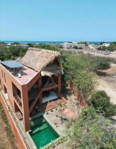 Ptičja perspektiva nastanitve Casa caimán cerca de la playa