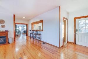 Fotografie z fotogalerie ubytování Eureka Springs Home Rental with Panoramic Views! v destinaci Garfield + 22 fotografií